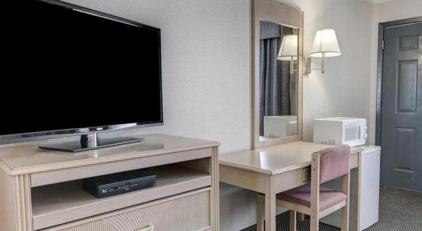 Econo Lodge Ван-Хорн Экстерьер фото