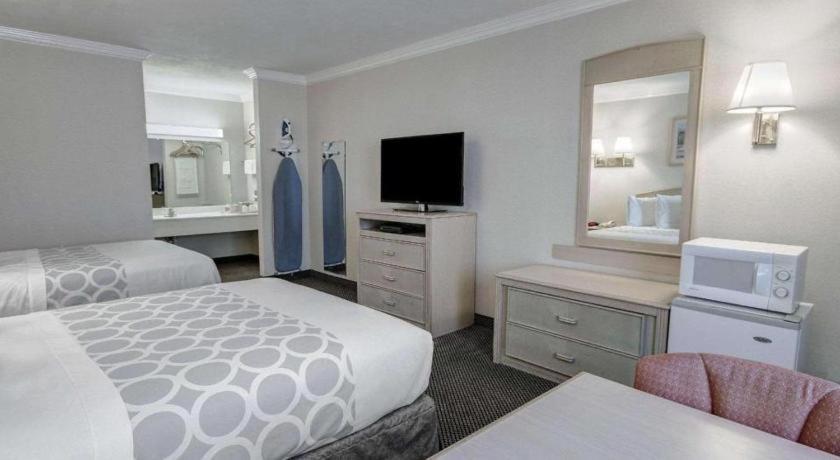 Econo Lodge Ван-Хорн Экстерьер фото