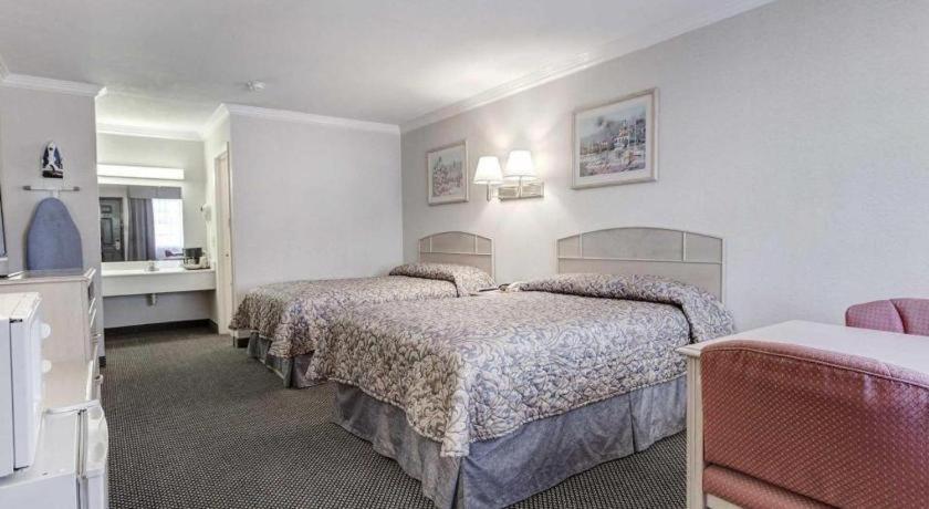 Econo Lodge Ван-Хорн Экстерьер фото