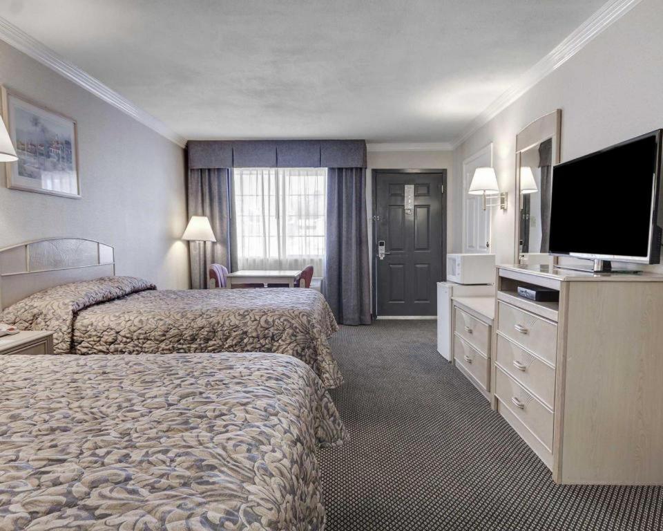 Econo Lodge Ван-Хорн Экстерьер фото