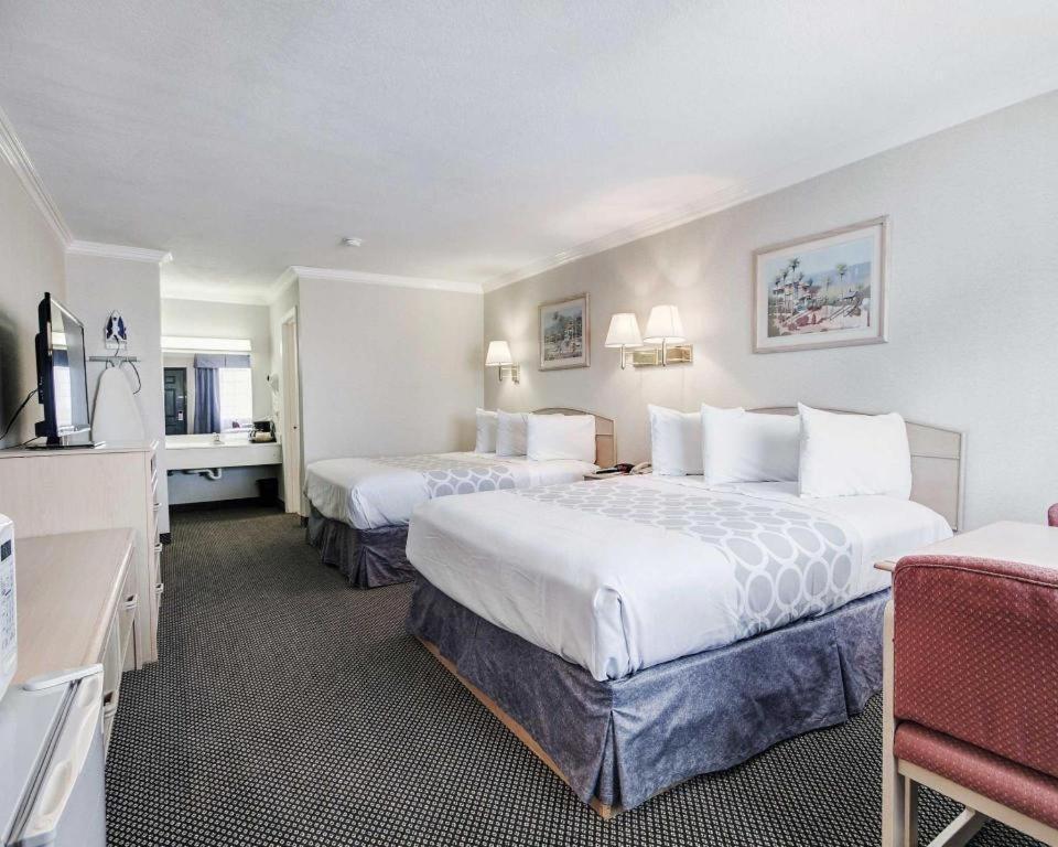 Econo Lodge Ван-Хорн Экстерьер фото