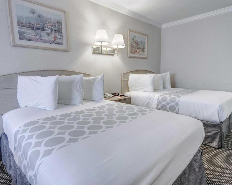 Econo Lodge Ван-Хорн Экстерьер фото